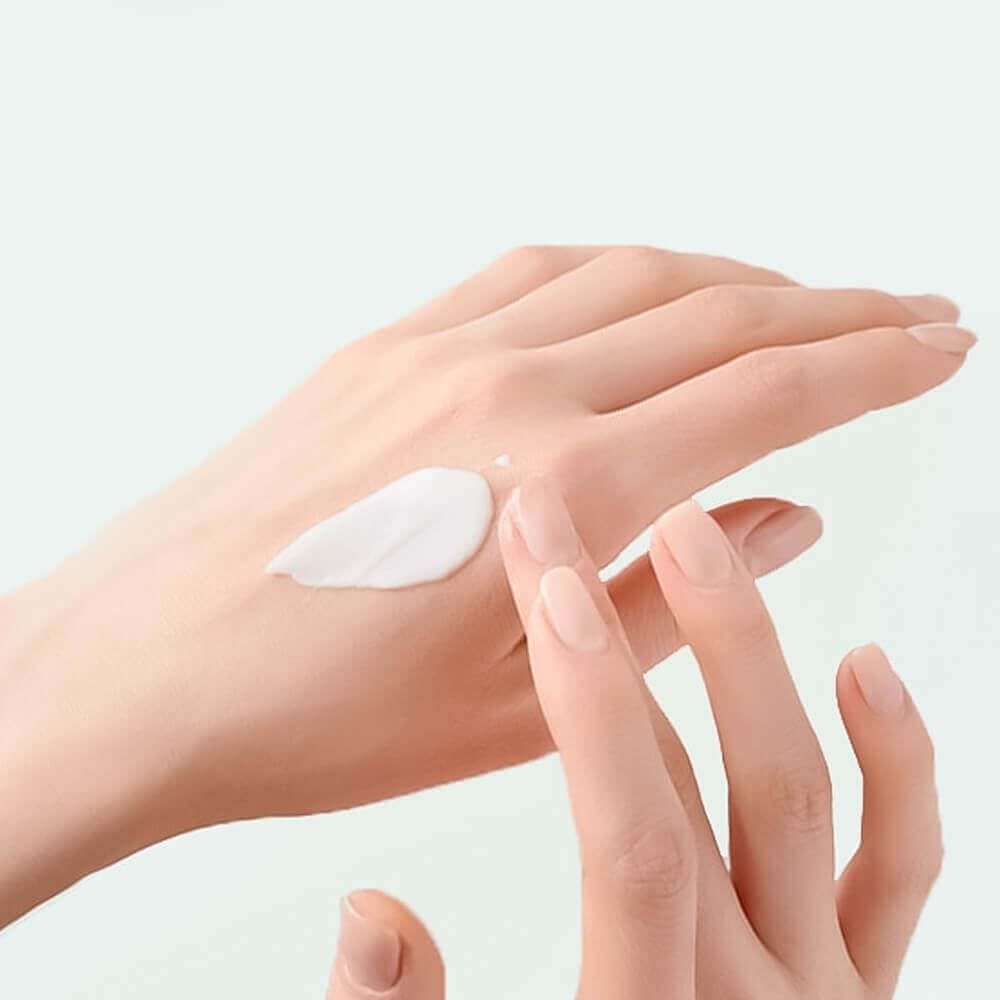 Anua Heartleaf Silky Moisture Sunscreen SPF 50+ PA++++ - 50 ml